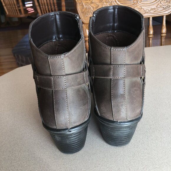 Easy Street Brown Bootie - Picture 5 of 8